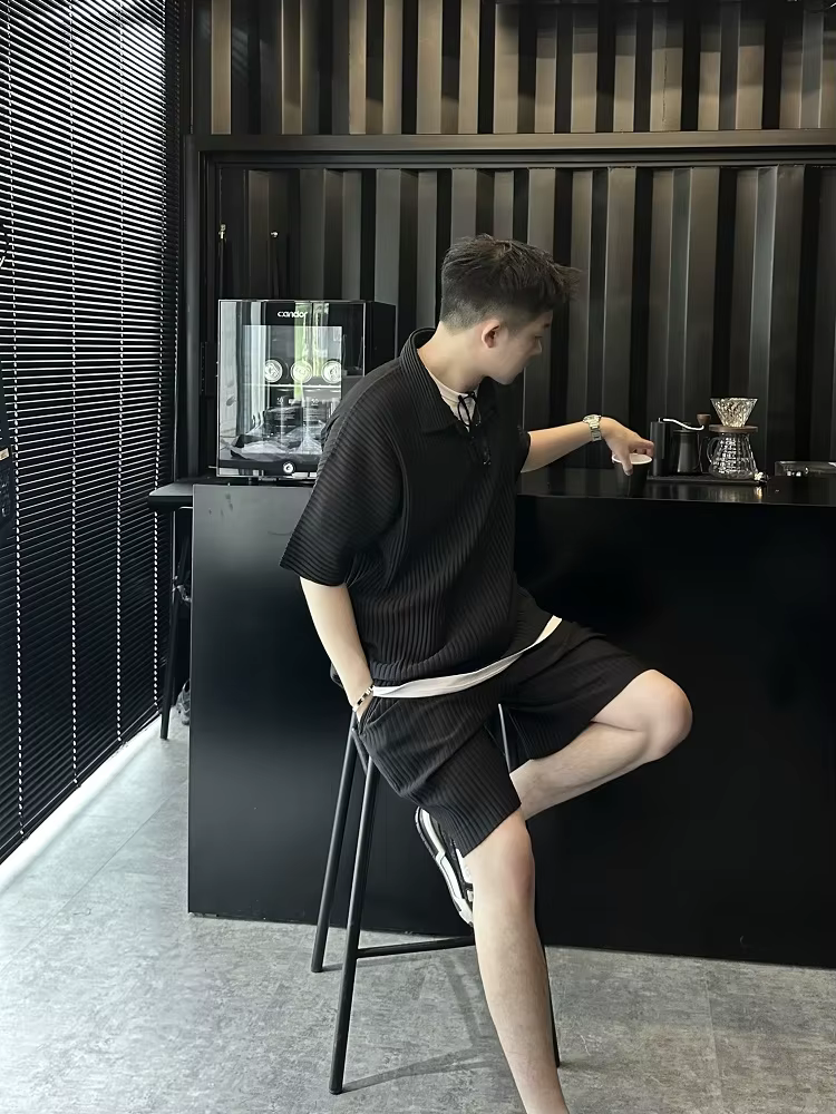 Polo plissé japonais Miyake pour homme, décontracté, ample, col à revers, manches courtes, haut quot