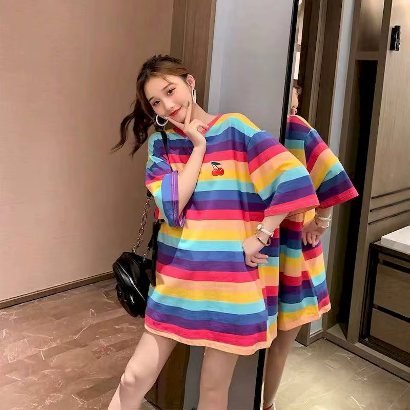 Rainbow Stripes Niche T-shirt femmes à manches courtes ample mi-long T-shirt femmes vêtements Kawaii