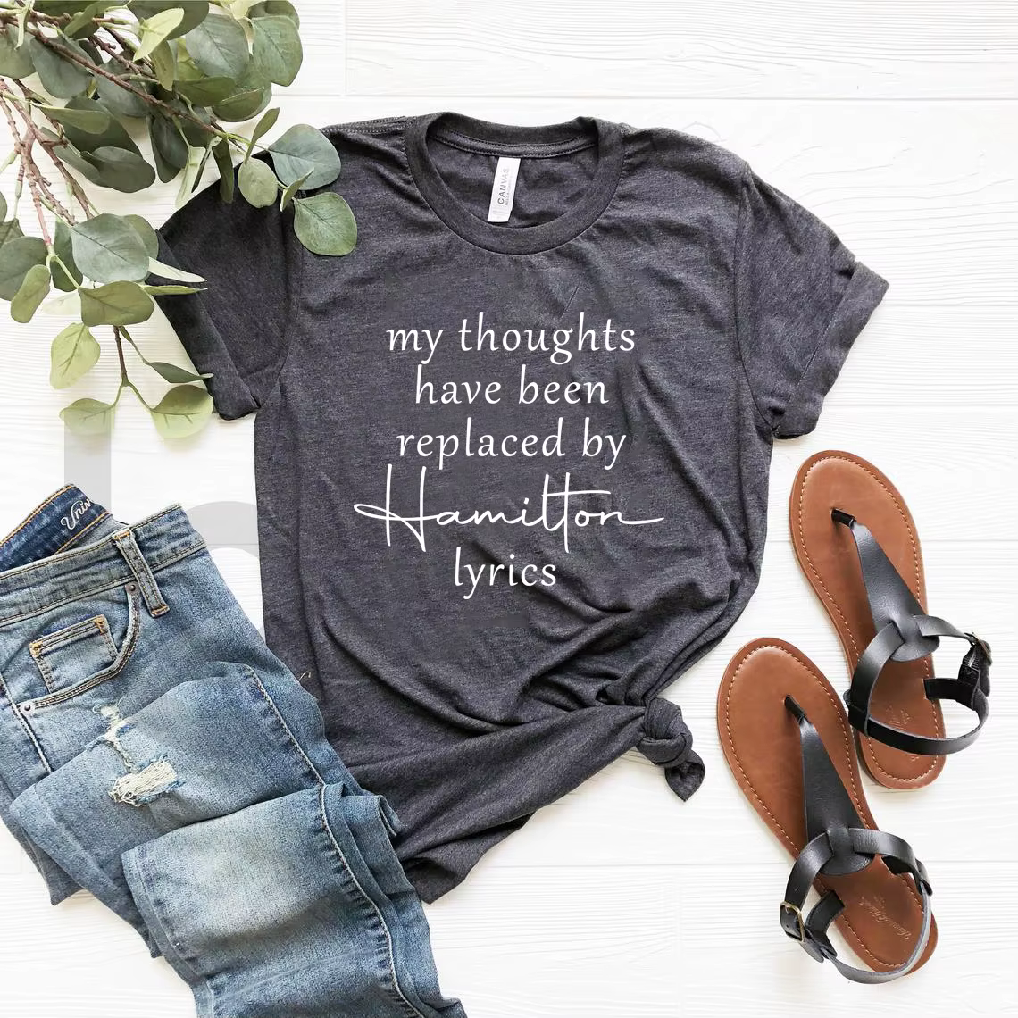 Mes pensées ont été remplacées par une chemise avec les paroles de Hamilton, un T-shirt d'alexandre,