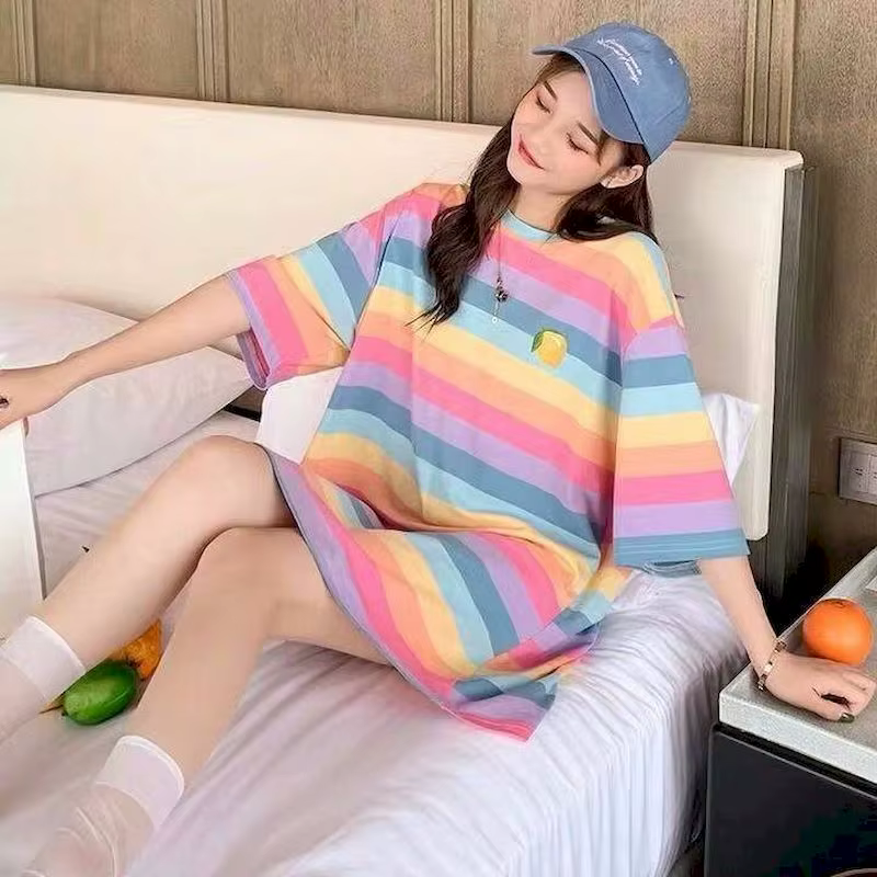 Rainbow Stripes Niche T-shirt femmes à manches courtes ample mi-long T-shirt femmes vêtements Kawaii