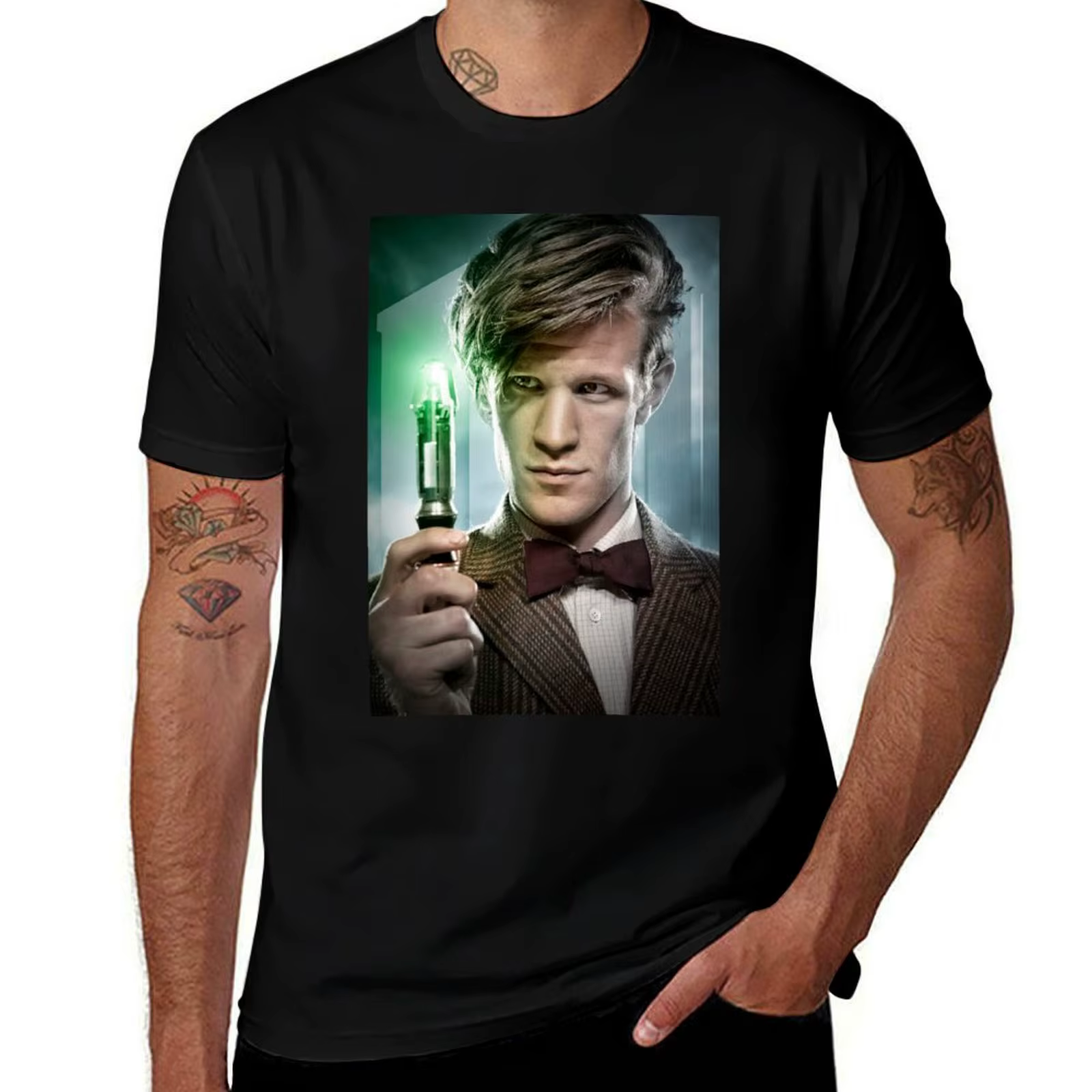 T-shirt Matt Smith avec imprimé simple en ligne de style art déco