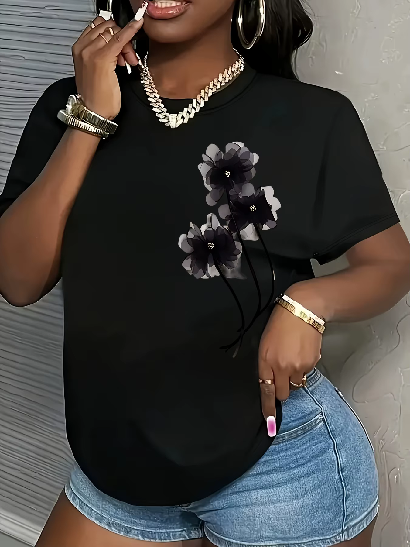 T-Shirt décontracté pour femmes, imprimé Floral noir, manches courtes, col rond, tissu léger et resp