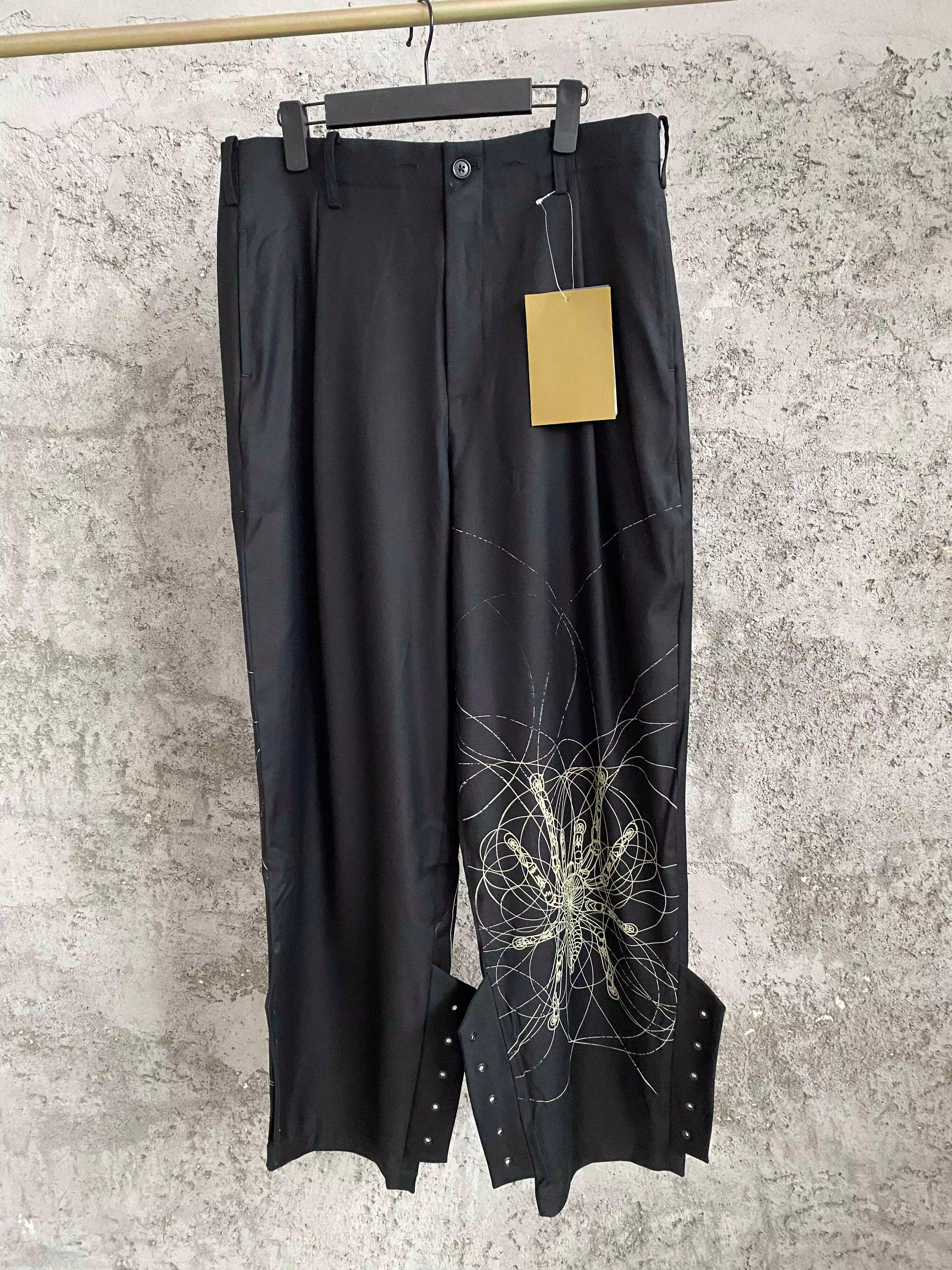 TOP-YAMAMOTO Collaboration de créateurs japonais Imprimé maison imprimé araignée Longues maigres