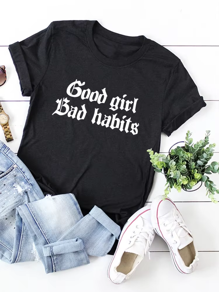 T-shirt à manches courtes et col rond pour femme, avec les mots de Good Girl Bad Habits College