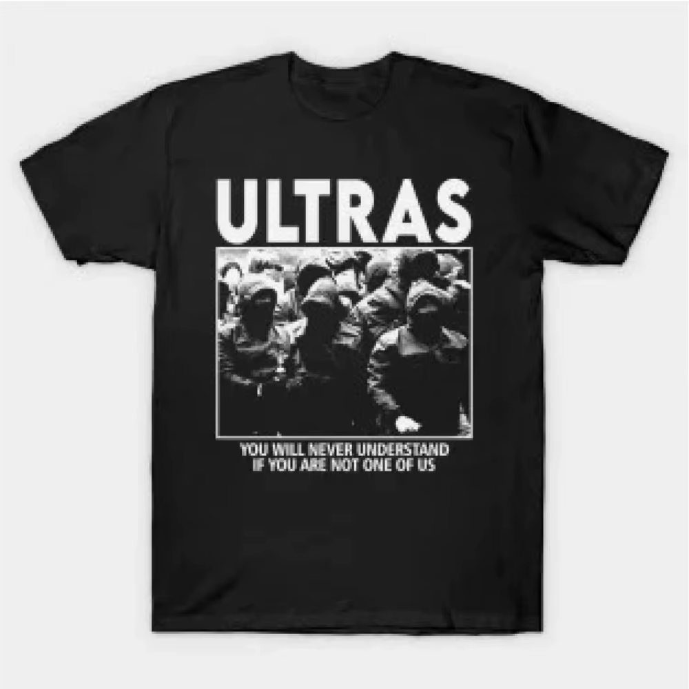 T-shirt graphique audacieux Ultras pour homme, vêtement de supporter de football avec slogan ULTRAS