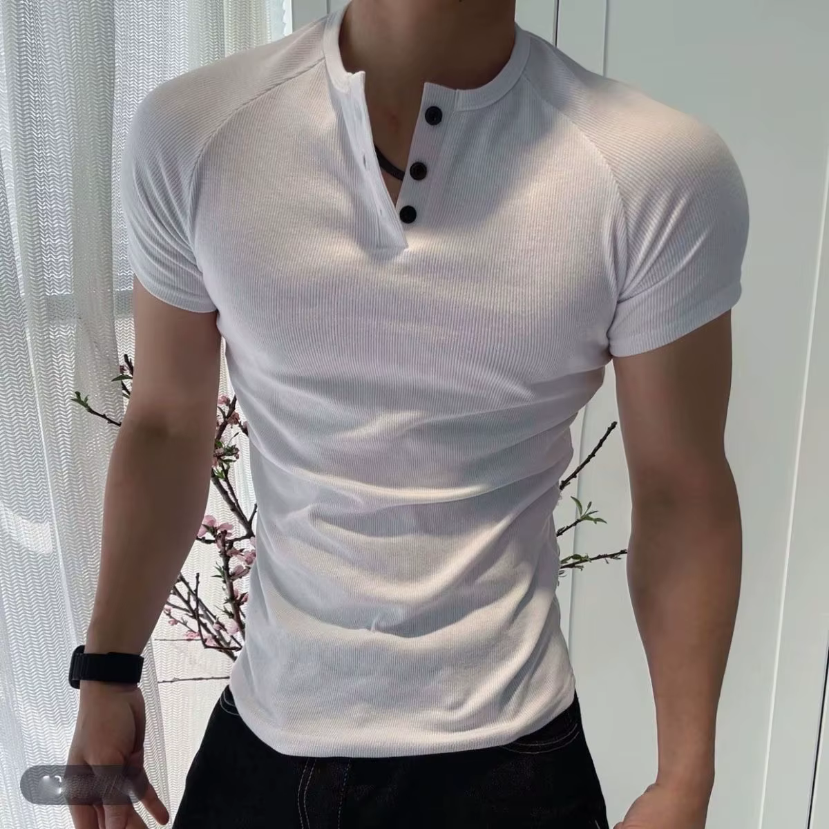 T-shirt homme slim fit à col henley, manches courtes, tricot côtelé, coupe musclée, décontracté, pou