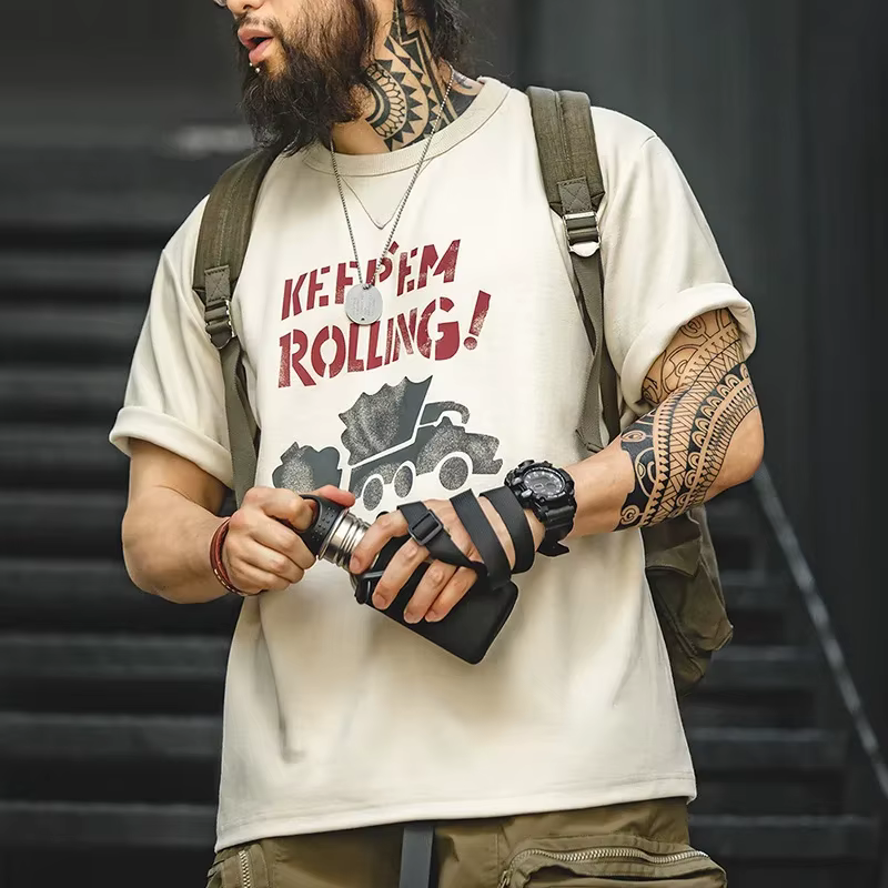 Maden Maden été hommes Beige manches courtes T-Shirts Vintage Graffiti lettre voiture impression T-S