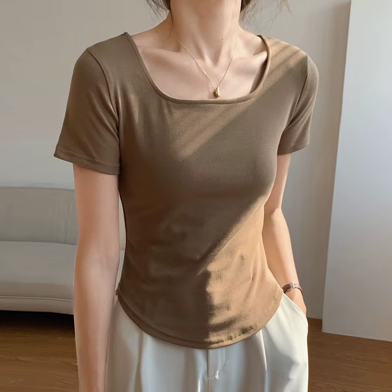 T-shirt d'été en coton à manches courtes pour femmes, coupe ajustée incurvée irrégulière et col en U
