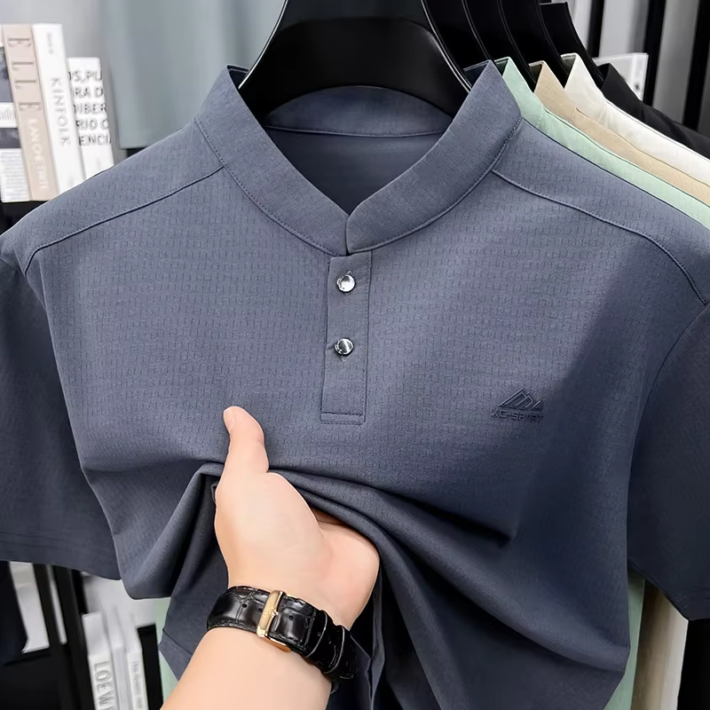T-shirt Henley à col montant pour homme avec logo sportif, tissu respirant, manches courtes, pour le