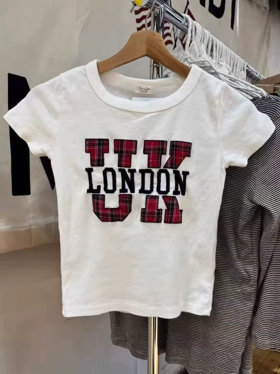 T-shirts brodés pour femmes, style streetwear d'été, en coton, coupe slim, manches courtes, style vi