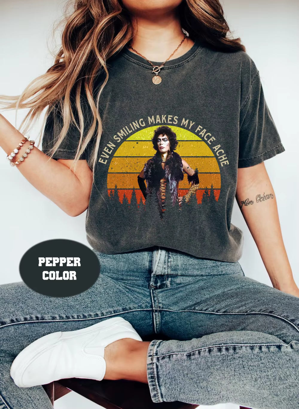 Le T-shirt Rocky Horror Show doté du "Even a Smile Hurts My Face" de Frank N. Ford, couleur conforta