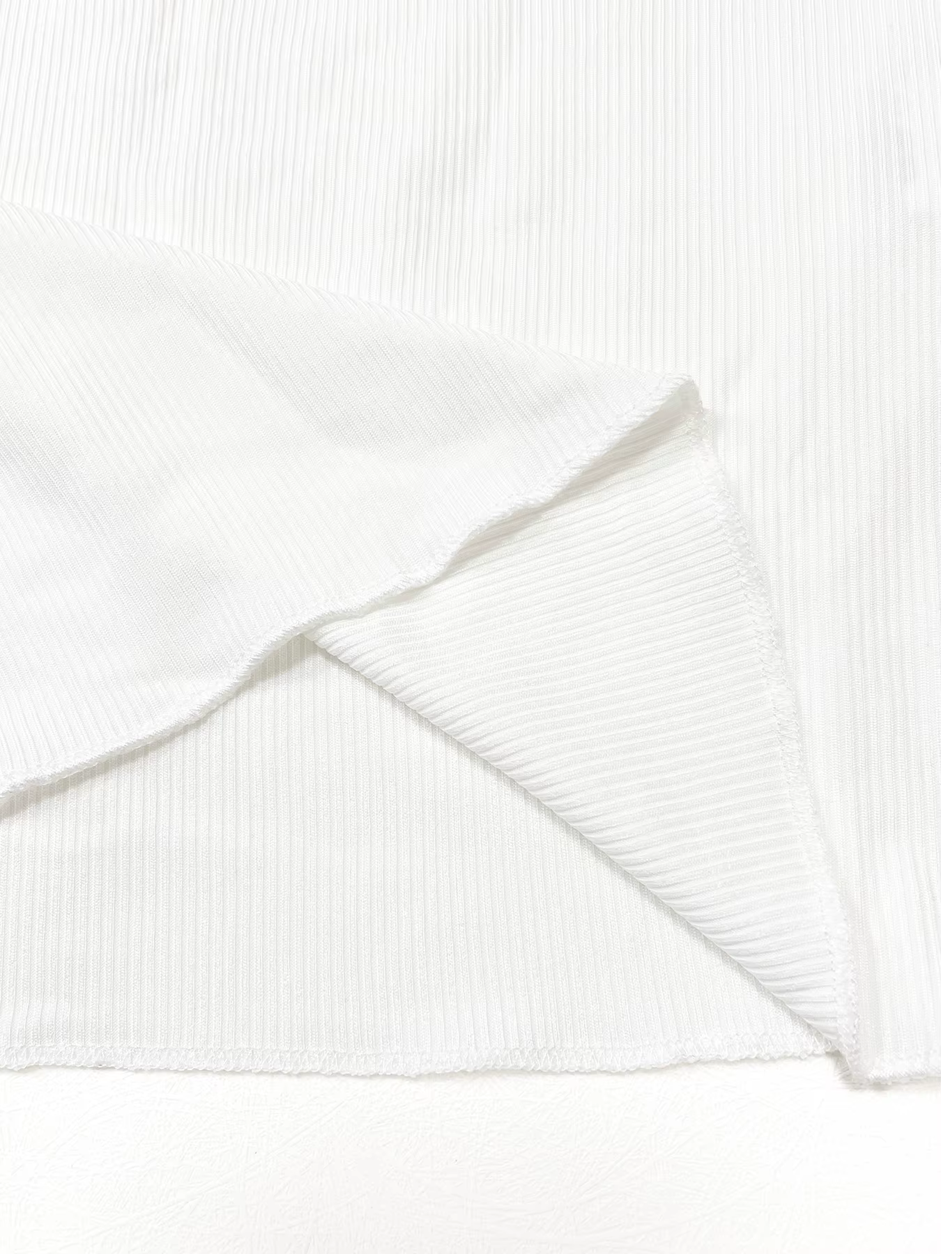 T-shirt côtelé uni à demi-bouton sur le devant pour femmes, haut tendance, coupe décontractée, t-shi