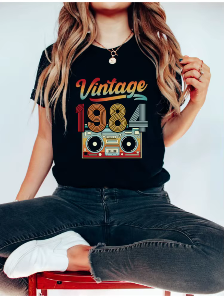 T-shirt graphique vintage 1984 Cassette Tape pour femmes et hommes, t-shirt décontracté à manches co