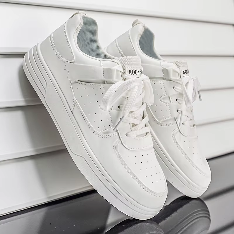 Chaussures de sport tendance - chaussures de skate. Chaussures basses à lacets, style scolaire et st