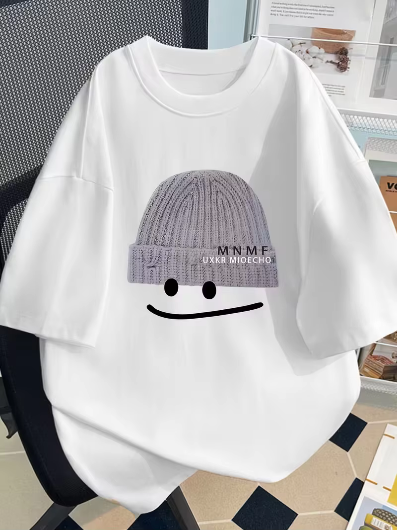 T-shirt à manches courtes avec motif de chapeau tricoté, design estival tendance, coupe ajustée, imp