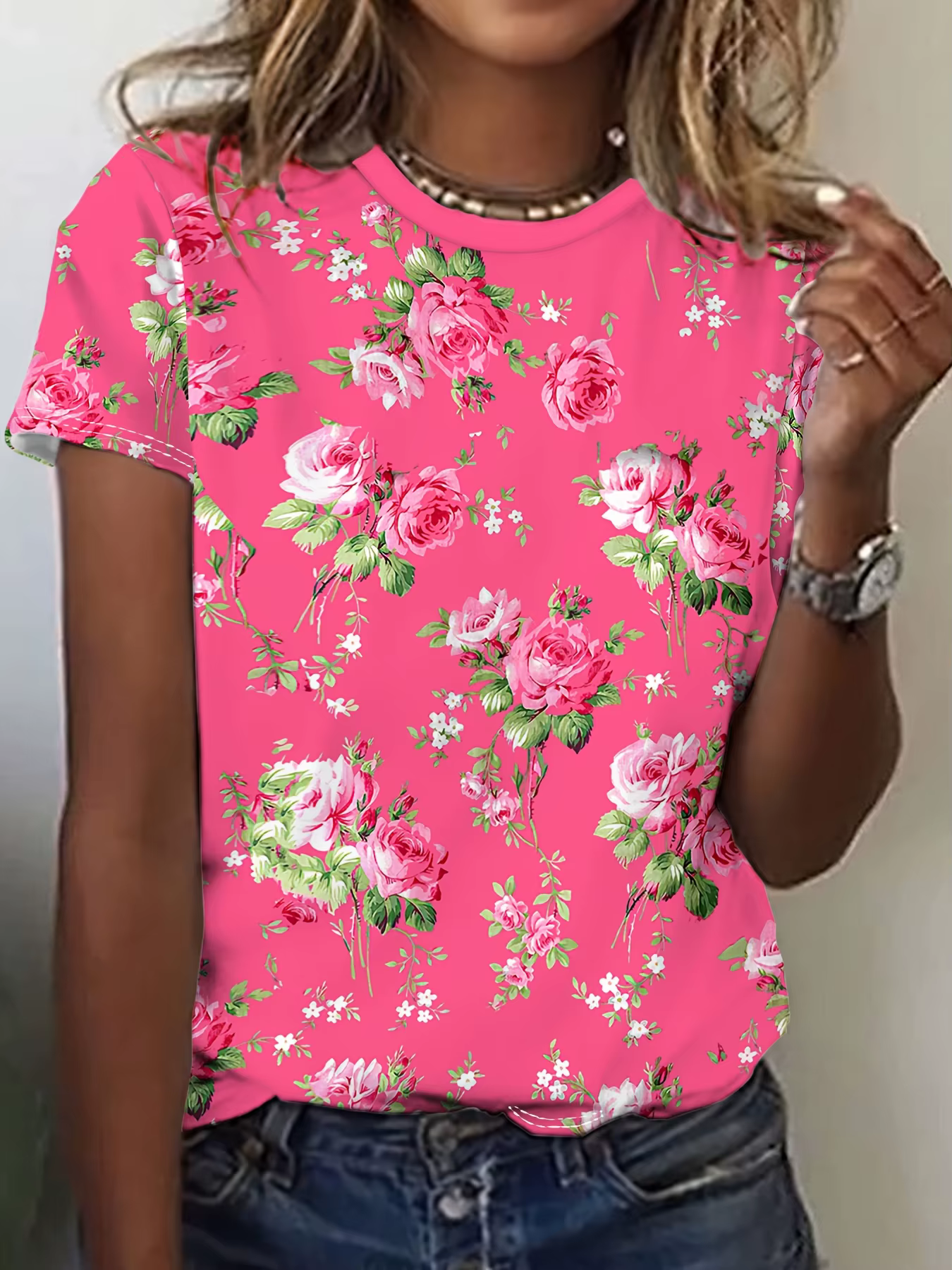T-shirt pour femme - Motif floral rose, design classique romantique de jardin pour un usage quotidie