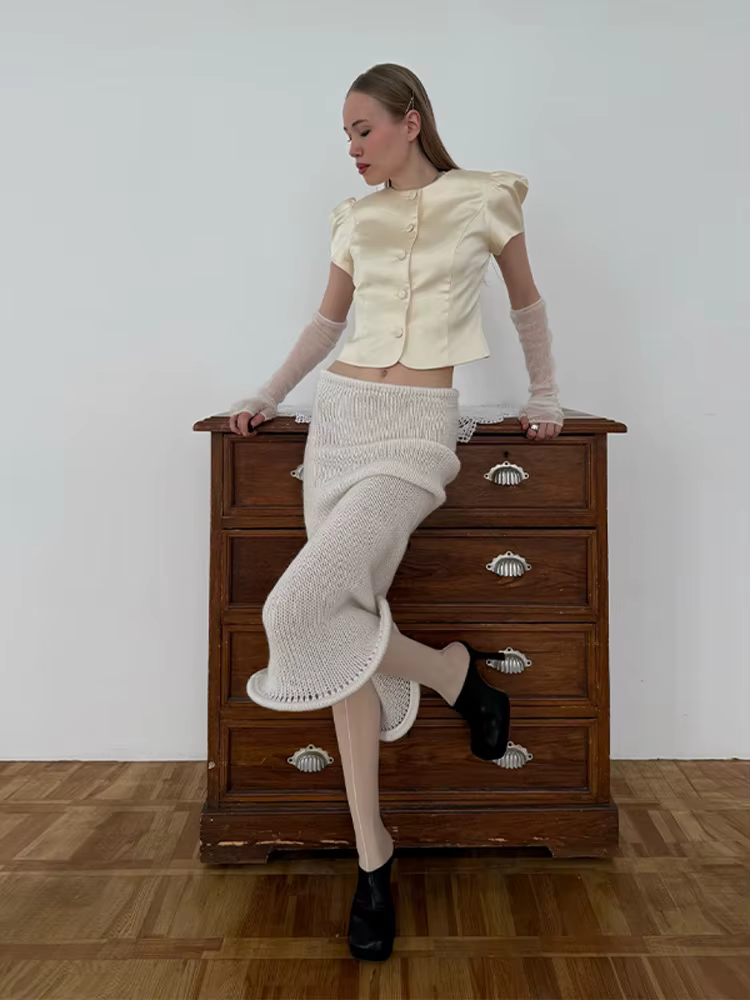Haut court pour femme à col rond, manches courtes bouffantes, cintré à la taille, style bureau d'été