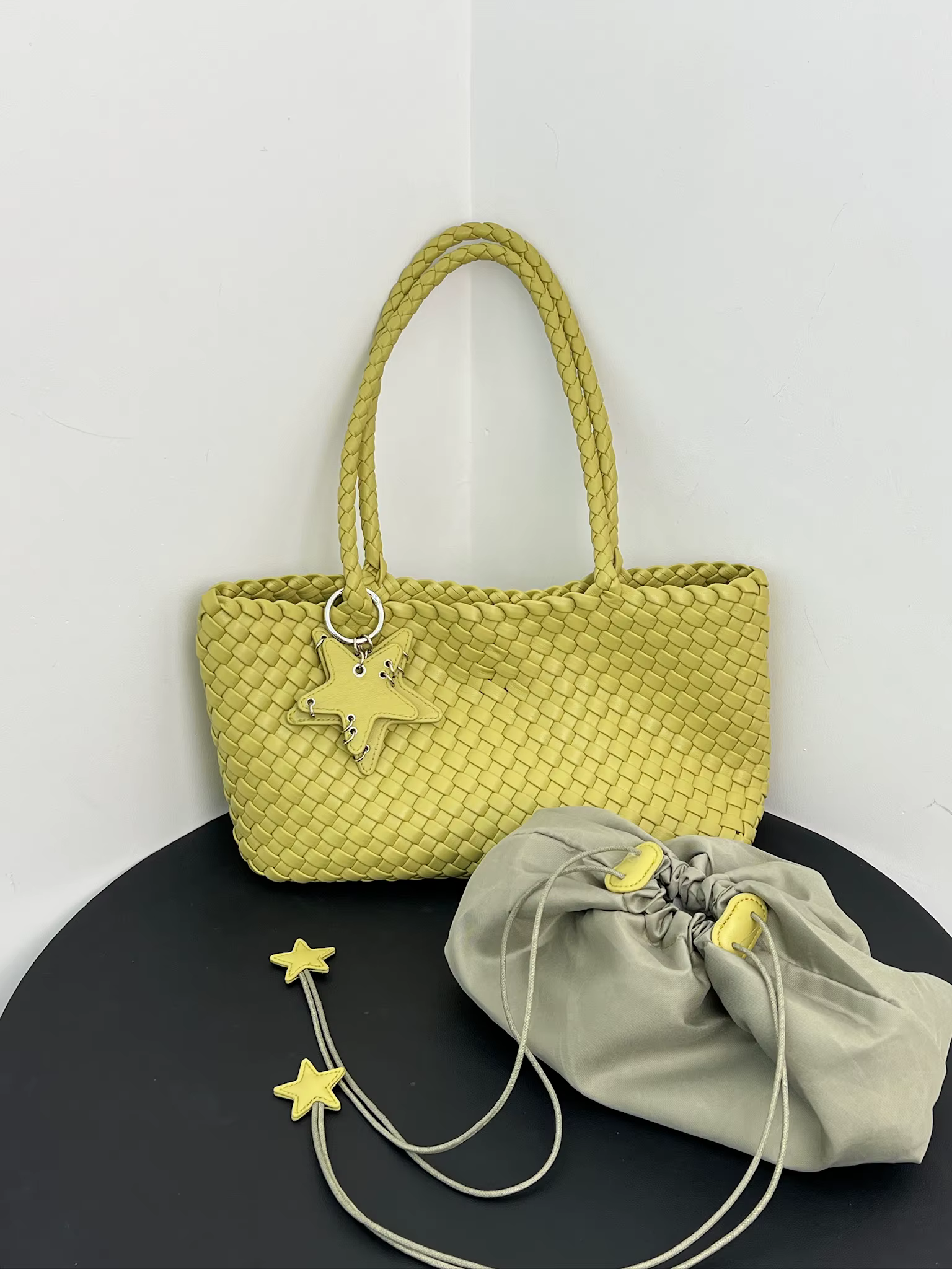 2025 femmes à la mode sac à bandoulière PU tissé tressé sac à main de luxe concepteur de mode polyva