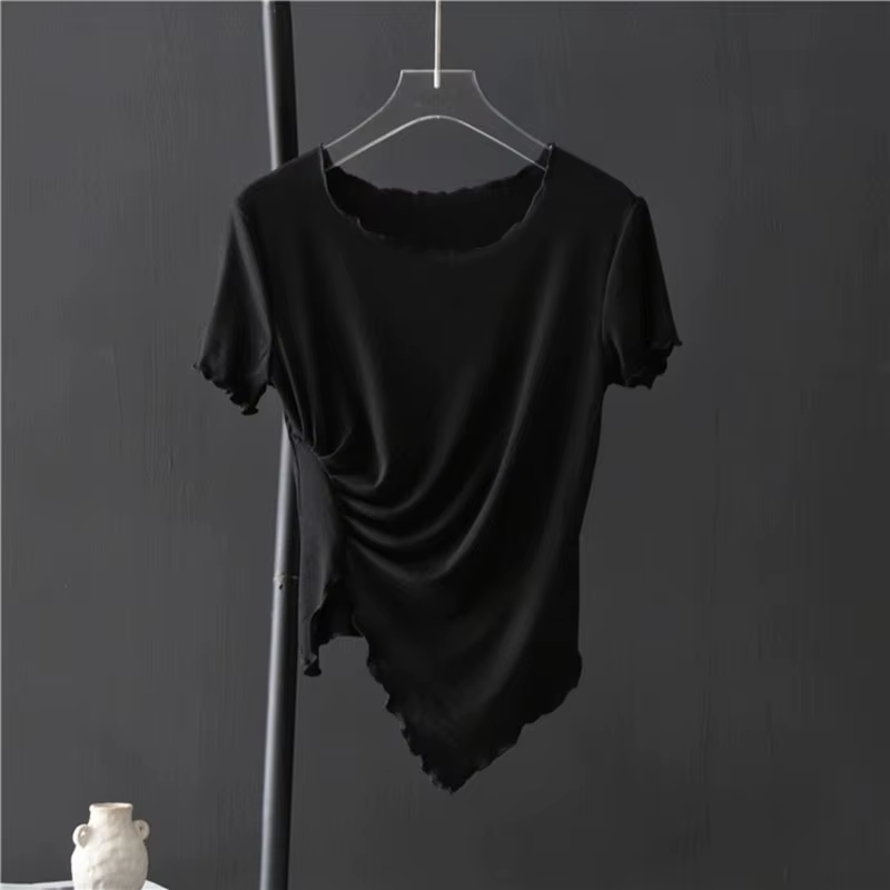 T-shirt asymétrique à col en V et plis irréguliers, style coréen, nouvelle collection été, coupe amp