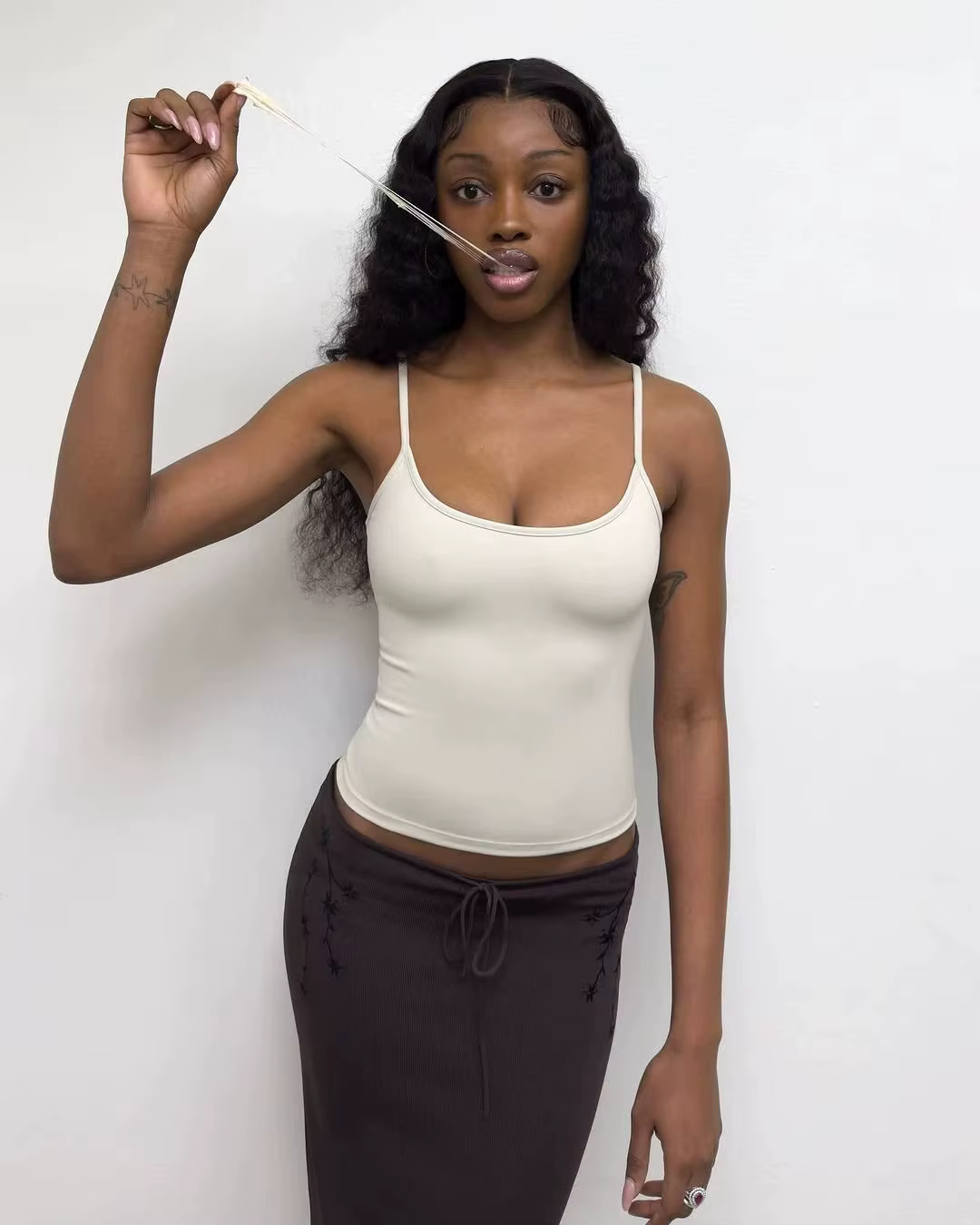 Débardeur d'été rose col haut sans manches haut tricoté Kiko même Style Micro T-shirt Transparent tr