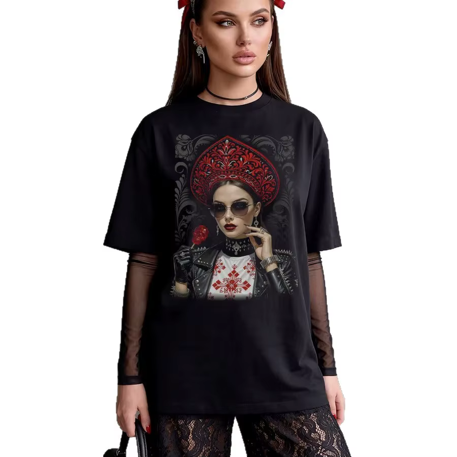 T-shirt surdimensionné avec imprimé graphique « Russian Girl », motif d'art populaire moderne, en co