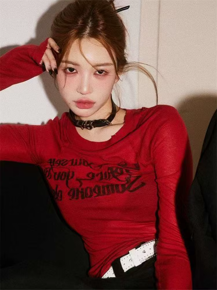 Grunge esthétique lettre impression T-shirt Trashy 2000s Style à manches longues rouge T-shirt japon