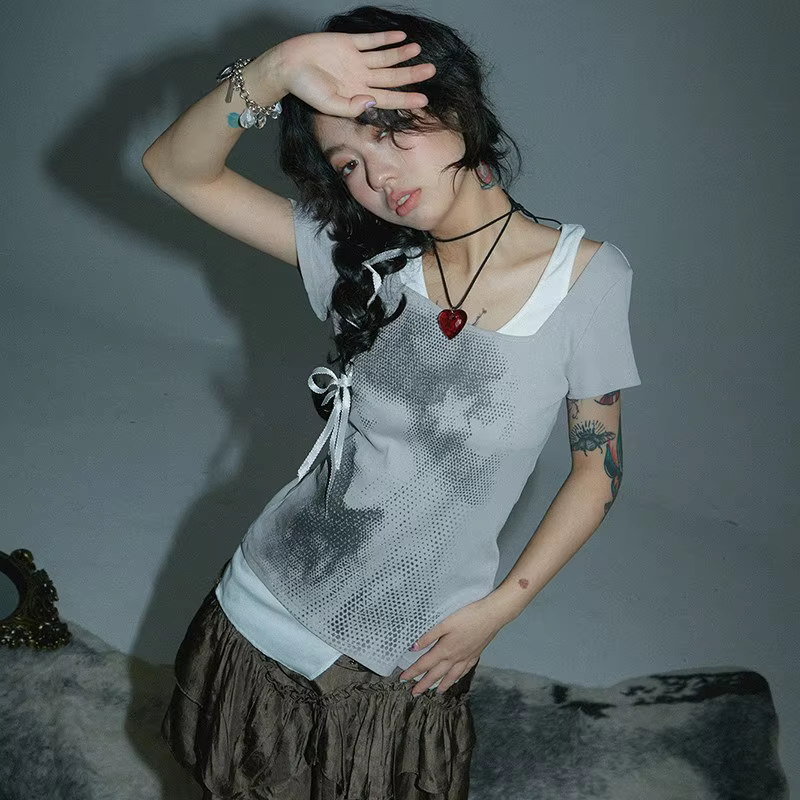 T-shirt à manches courtes patchwork vintage, faux deux pièces grunge, esthétique irrégulière, t-shir