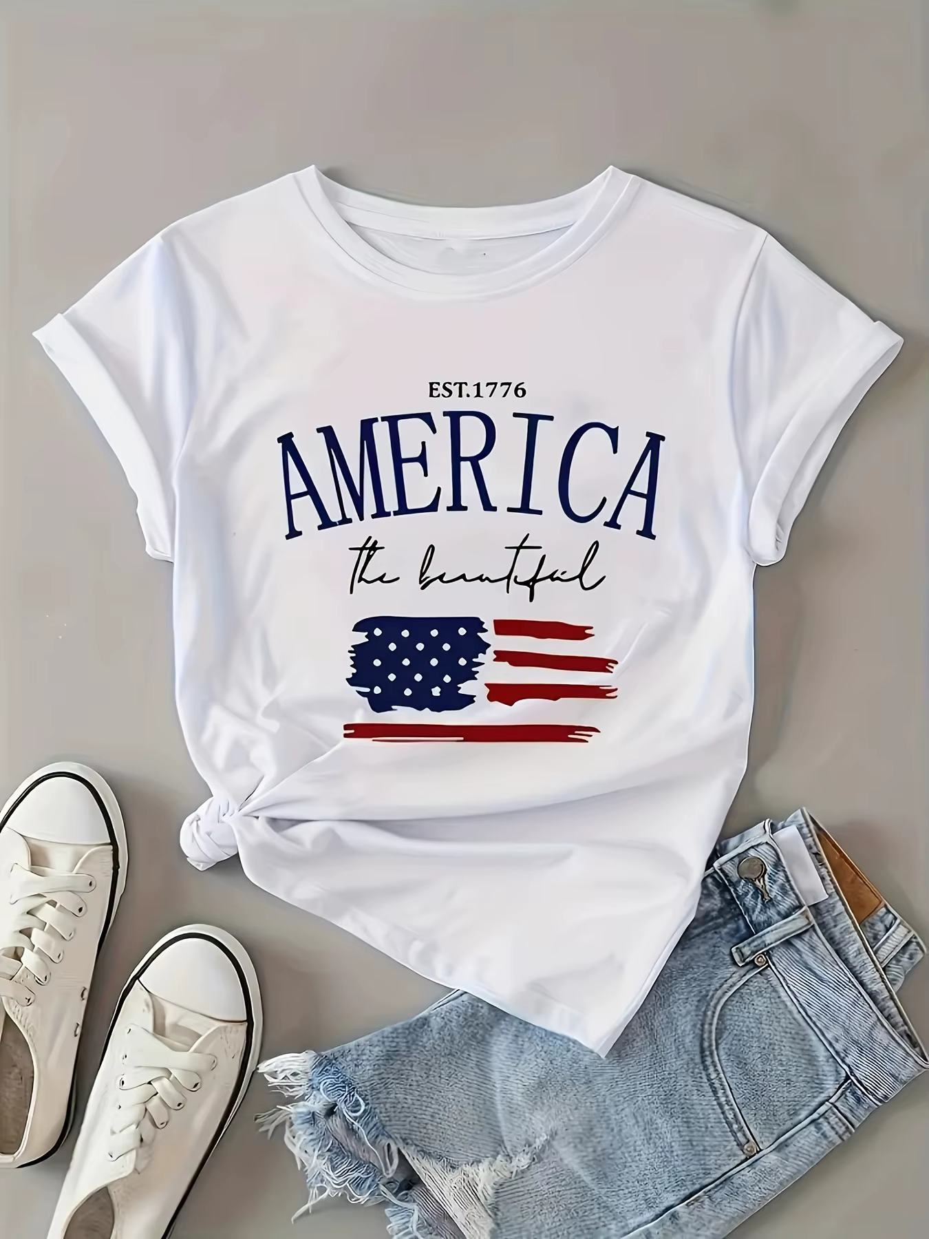T-shirt graphique drapeau américain T-shirt graphique drapeau américain "Amérique la belle" en blanc
