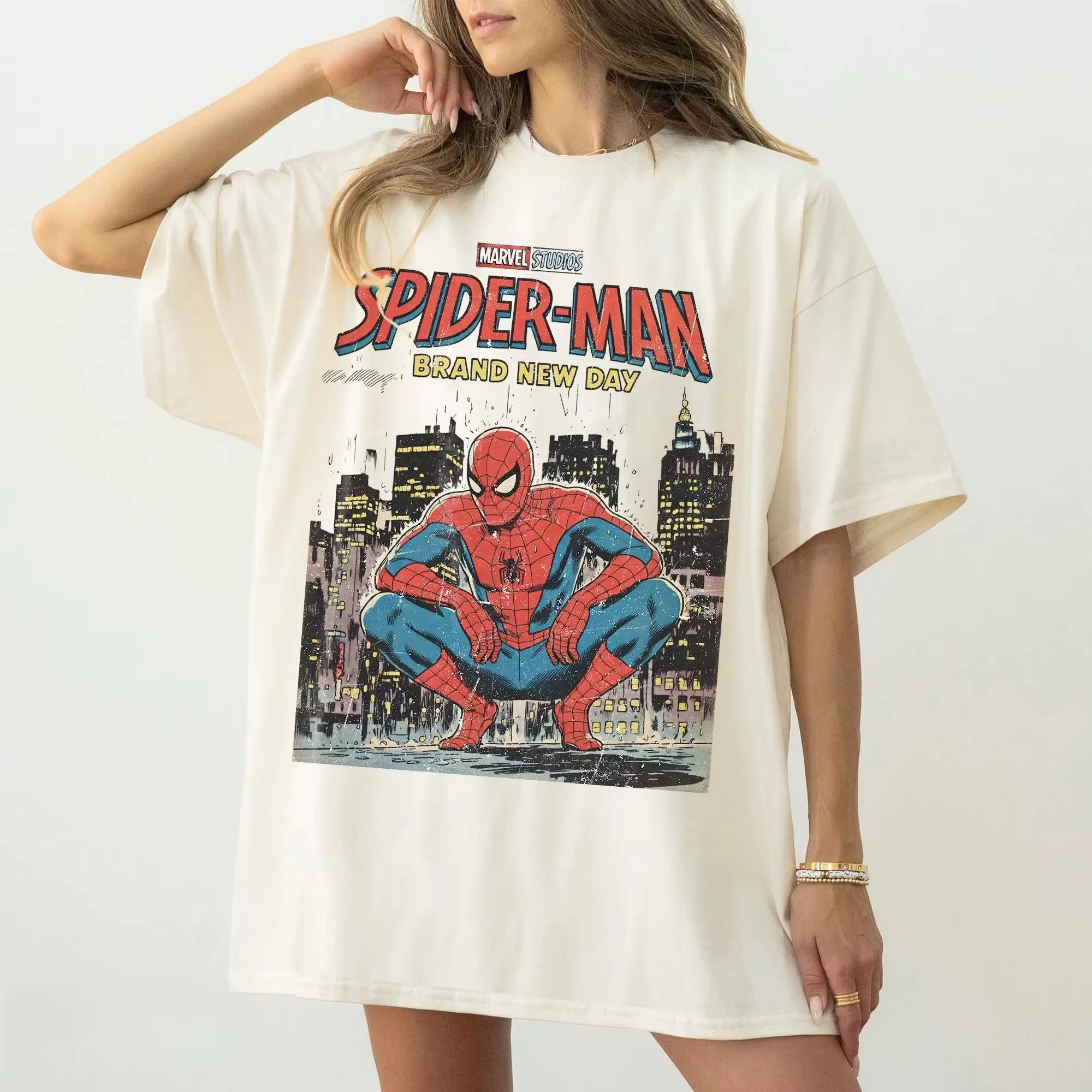T-shirt du film Spider-Man 2026, le dernier modèle, avec un design classique inspiré des bandes dess