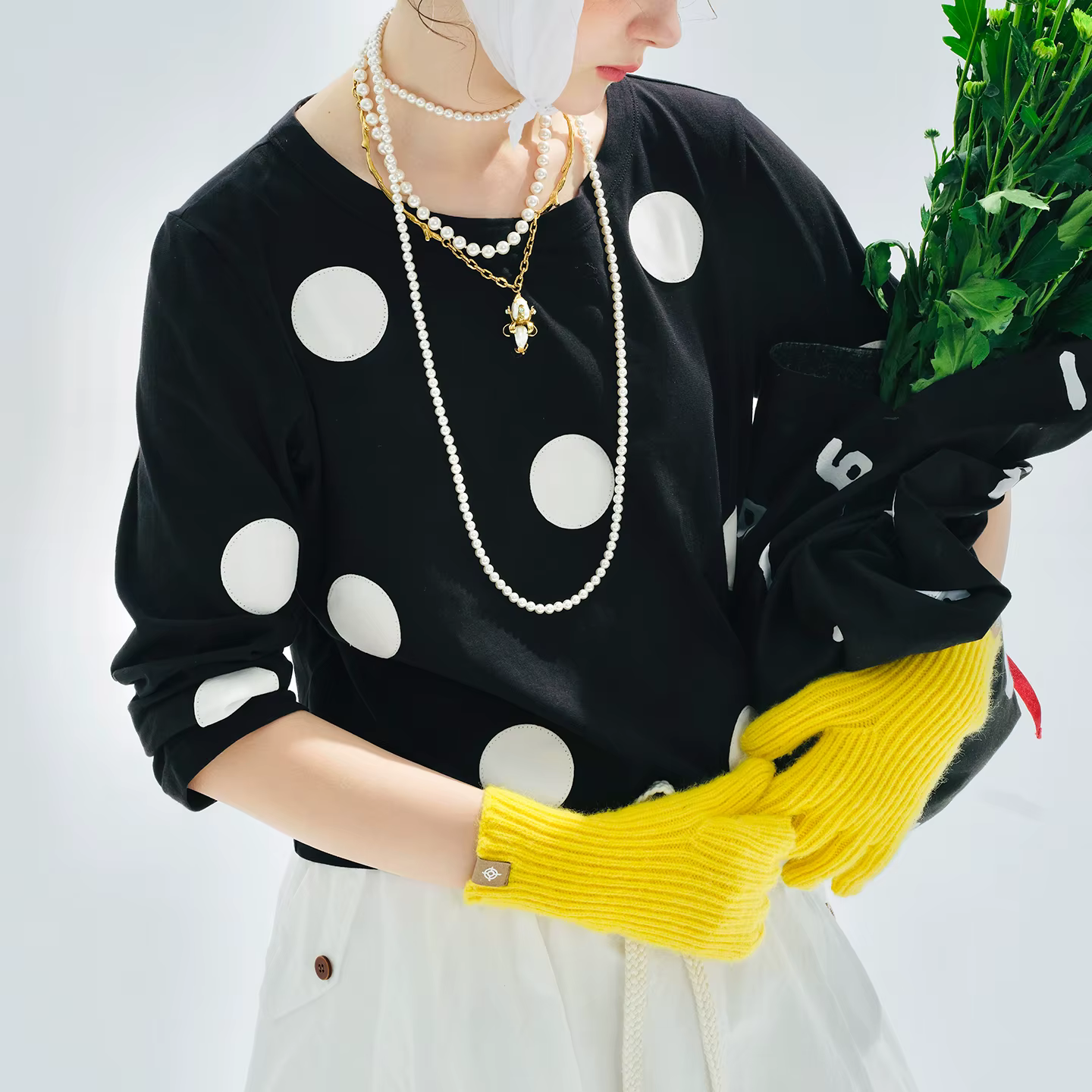 Haut noir à manches longues pour femmes avec grand t-shirt à la mode décontracté à pois blancs 25517