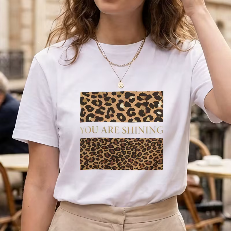 T-shirt léopard d'été pour femmes, avec lettres imprimées « You Are Sunshine », col rond, manches co
