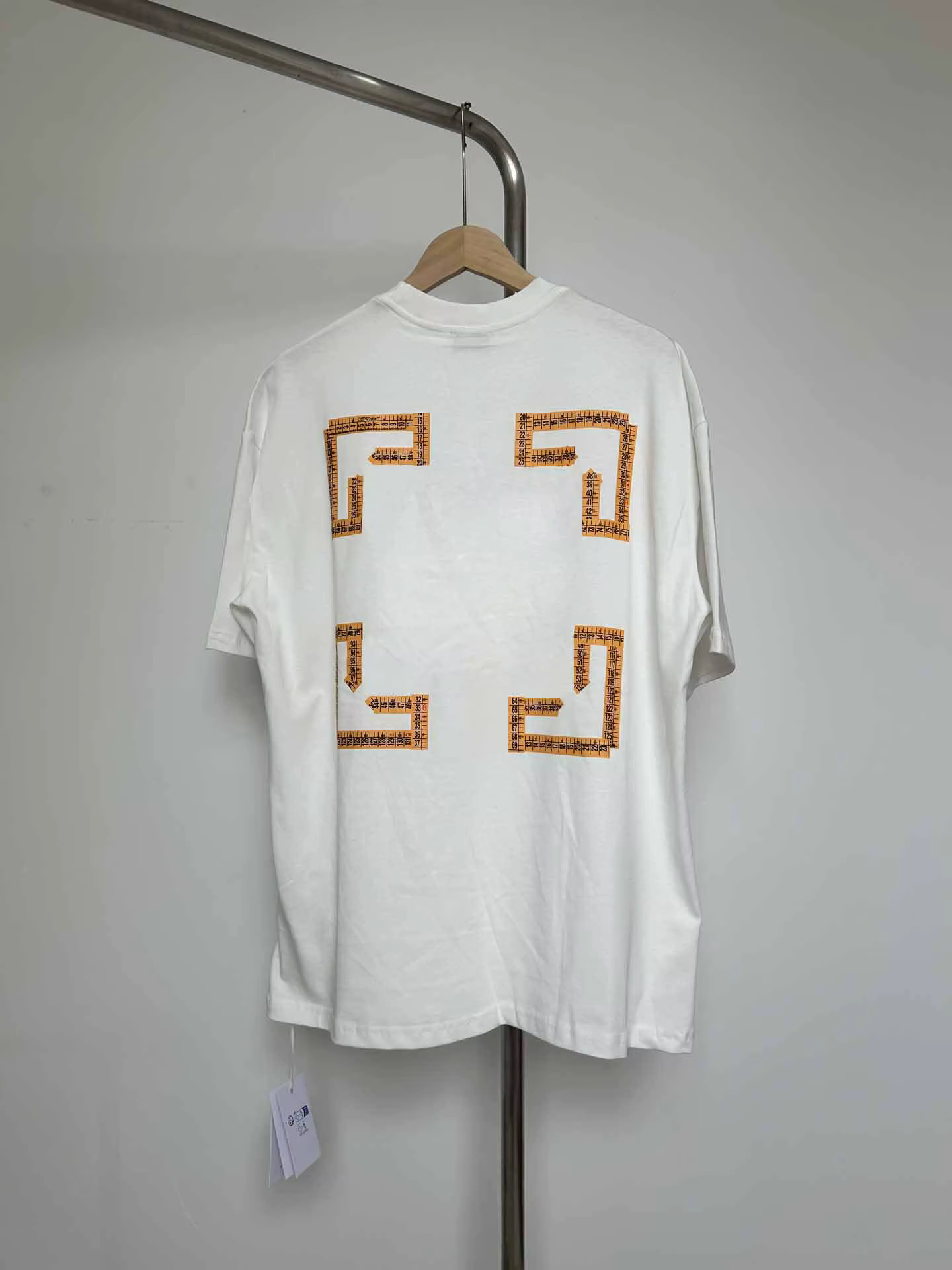 T-shirts pour femmes et hommes 2025ss C/O Tape Measure avec logo imprimé « Arrow », style hip-hop st