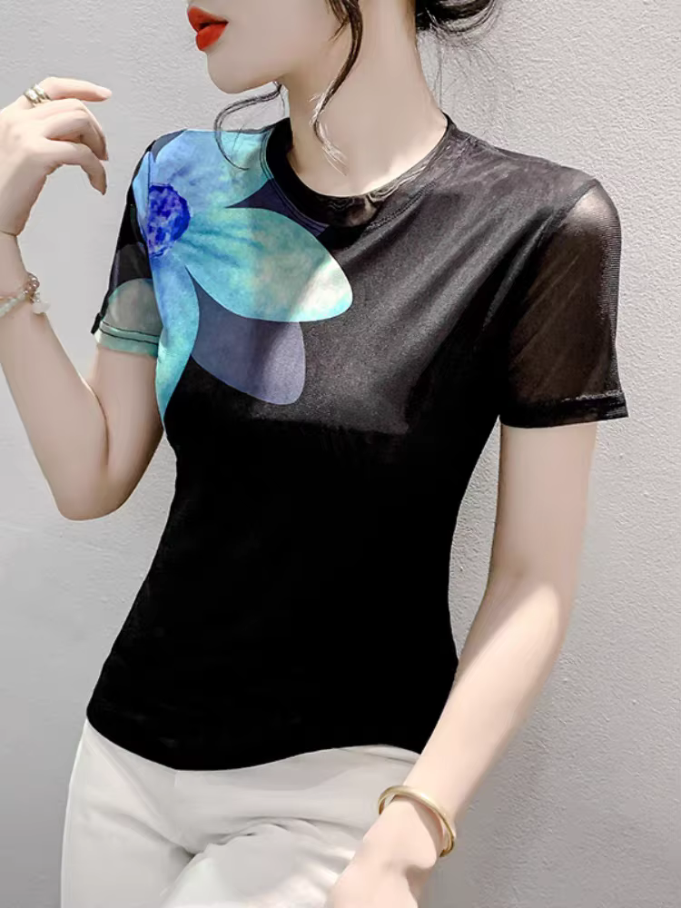 T-shirt manches courtes col rond femme, slim fit, estival et à la mode, avec impression de fleurs et