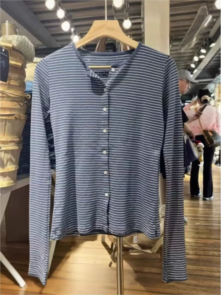 Bleu blanc rayé oeillet T-shirt femmes col rond simple boutonnage coton à manches longues T-shirt mi