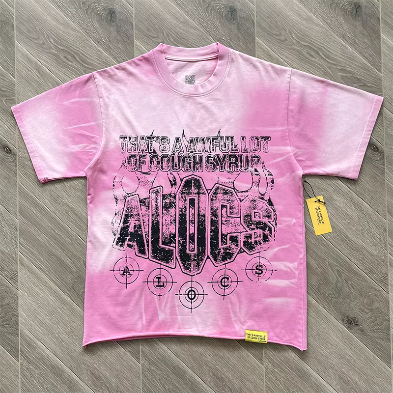 T-shirt à manches courtes avec imprimé flamme et effet délavé vieilli, motif lettres multiples