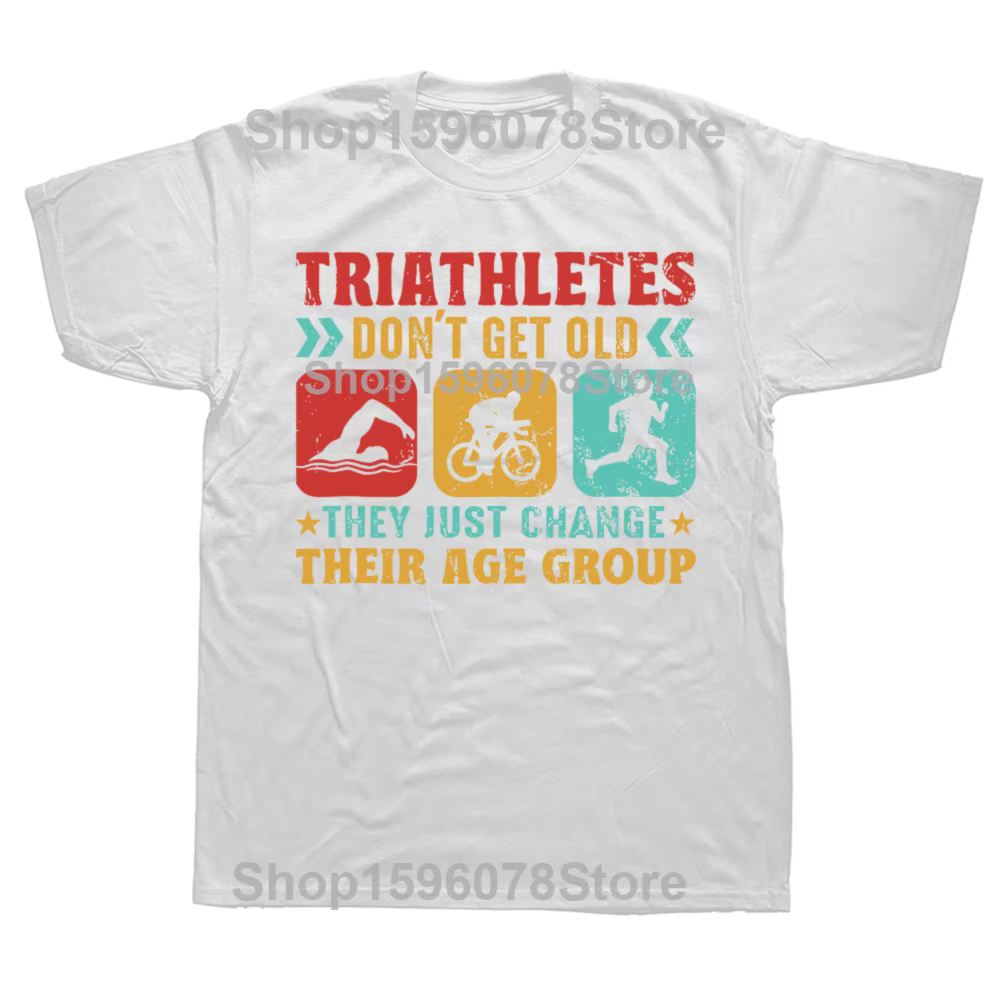 Conception de Triathlon drôle hommes femmes Triathlètes natation vélo course T-shirt été graphique c