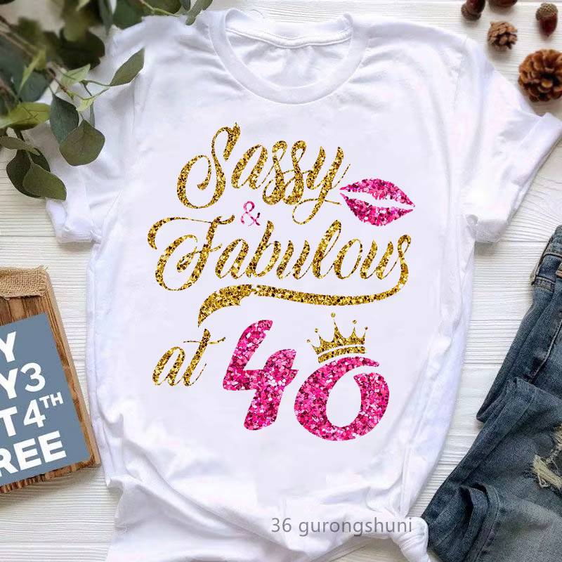 Golden A Queen Was Born In april Graphic Print T-Shirt pour femmes, Happy Birthday To Me T-Shirt pou