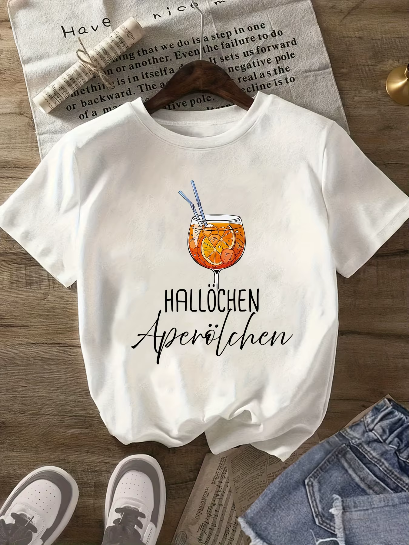 T-shirt à manches pour femmes avec imprimé graphique orange « HALLOCHEN Aperol Spritz » blanc, coupe