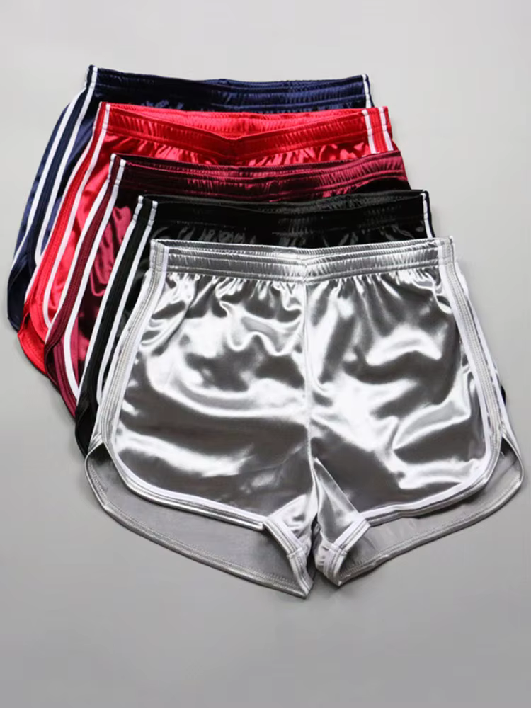 Nouveau 2023 femmes Shorts été soie mince plage décontracté blanc Egde Shorts chaud