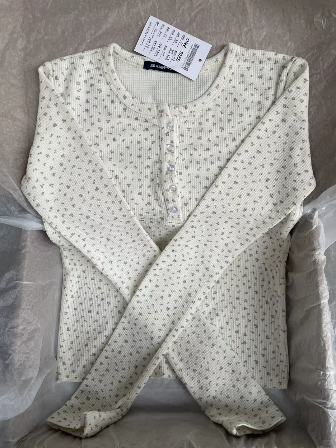 T-shirt en coton gaufré à imprimé floral pour femme, col rond, boutons, manches longues, coupe ajust