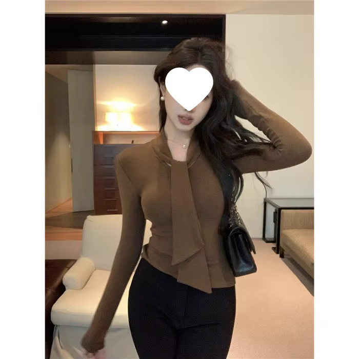 T-shirt à manches longues et col en V à lacets pour femme avec haut ajusté de style français
