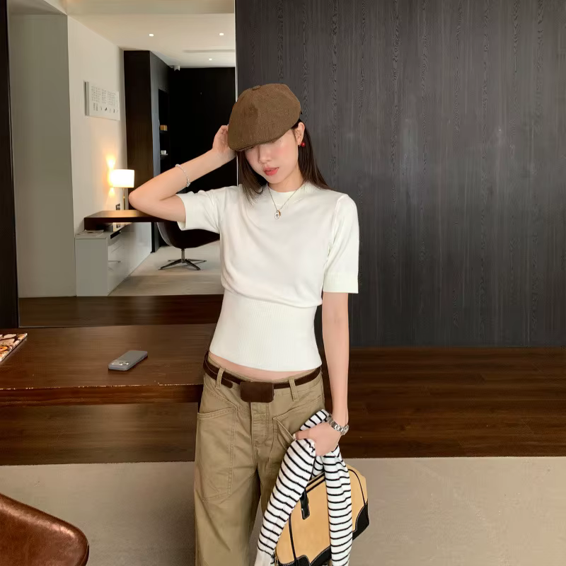 Pull tricoté pour femme à manches mi-longues, coupe ajustée, col semi-montant, coupe cintrée à la ta