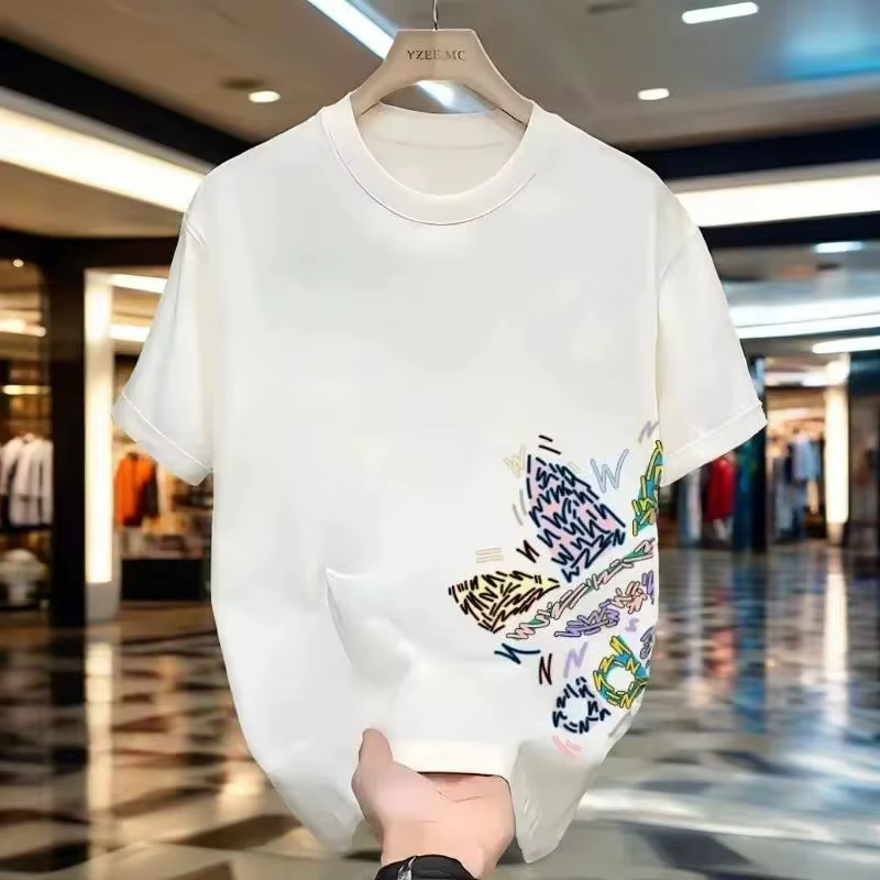 Nouveau t-shirt à manches courtes en coton 100% pur, adapté aux hommes et aux femmes. C'est un style