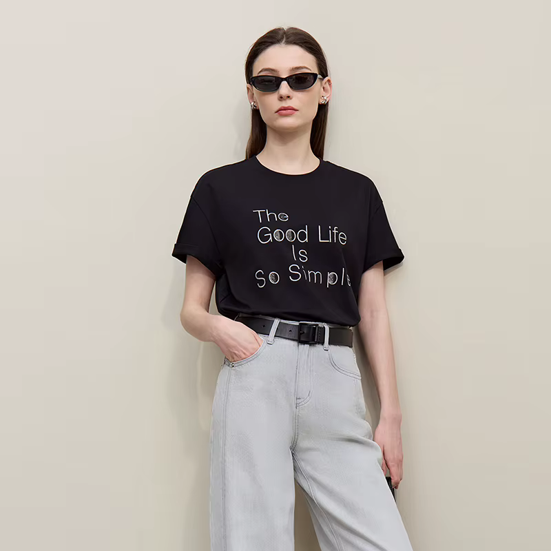 T-shirt Amii Femme Été 2026 Nouveau Décontracté Col Rond Broderie Lettres T-shirt Ample en Coton à M