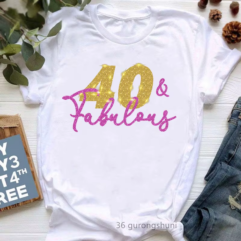 Golden A Queen Was Born In april Graphic Print T-Shirt pour femmes, Happy Birthday To Me T-Shirt pou