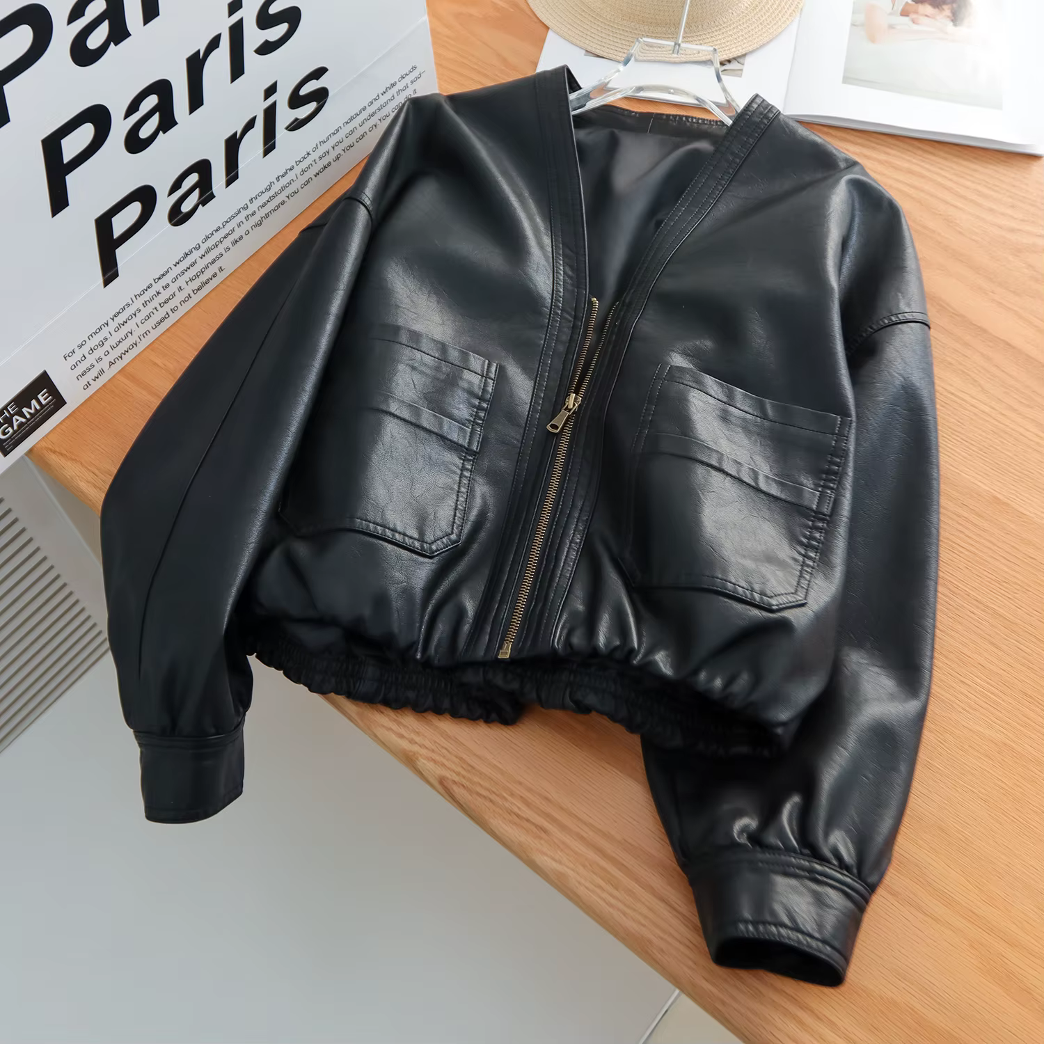 Blouson bomber en cuir PU pour femme — Veste zippée à col en V en similicuir avec ourlet élastique