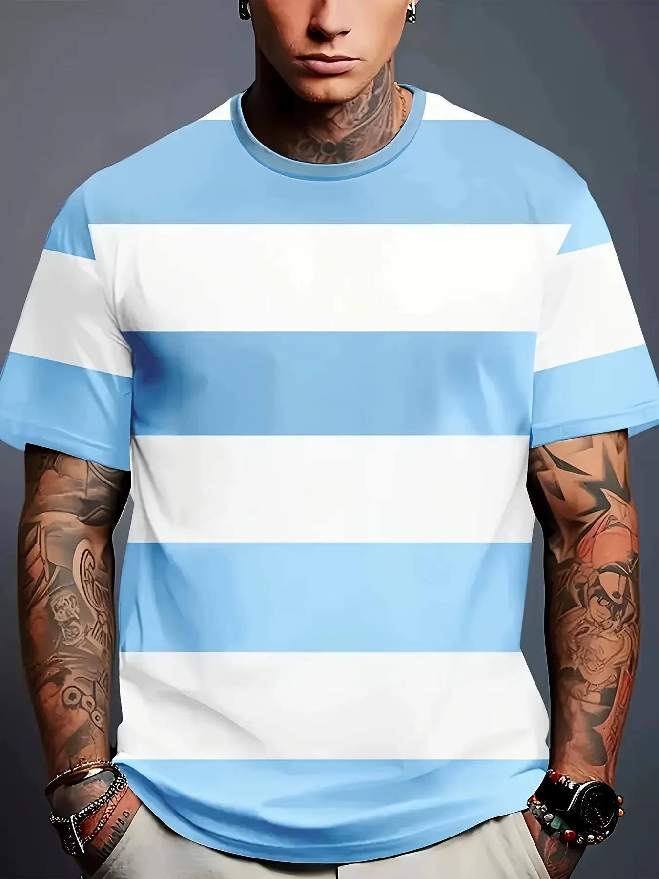 T-shirt rayé polyvalent basique pour hommes |   Impression simple bleu clair et blanc |   Vêtements 