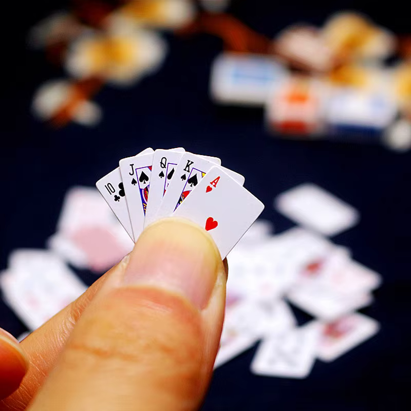 Mini cartes à jouer amusantes et mignonnes
