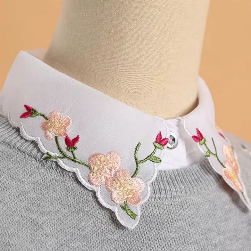 Demi-chemise à col amovible pour femme