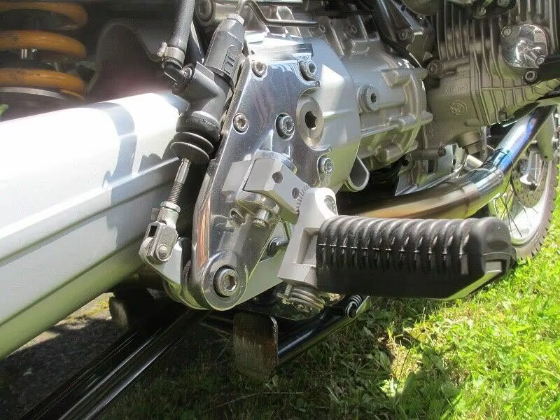 Repose-pieds de passager pour moto